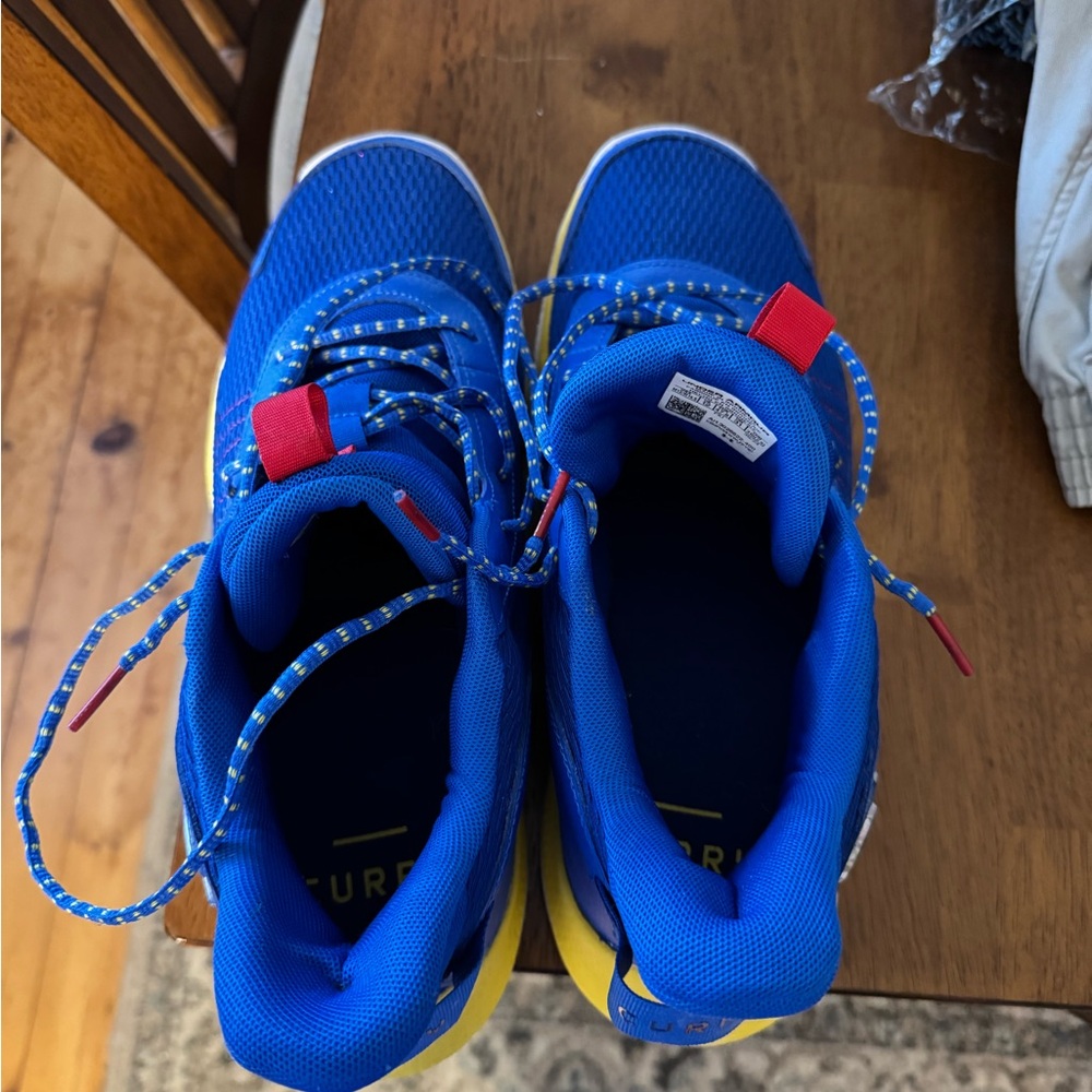 Men’s sz 13 Steph Curry Flow 9 sneakers